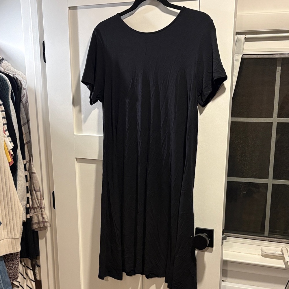 Old Navy Classic Black Tshirt dress